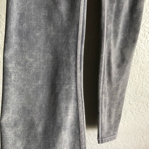 ❣️ SOLD - Lululemon Wunder Under Washed Luna - Picture 2 of 7